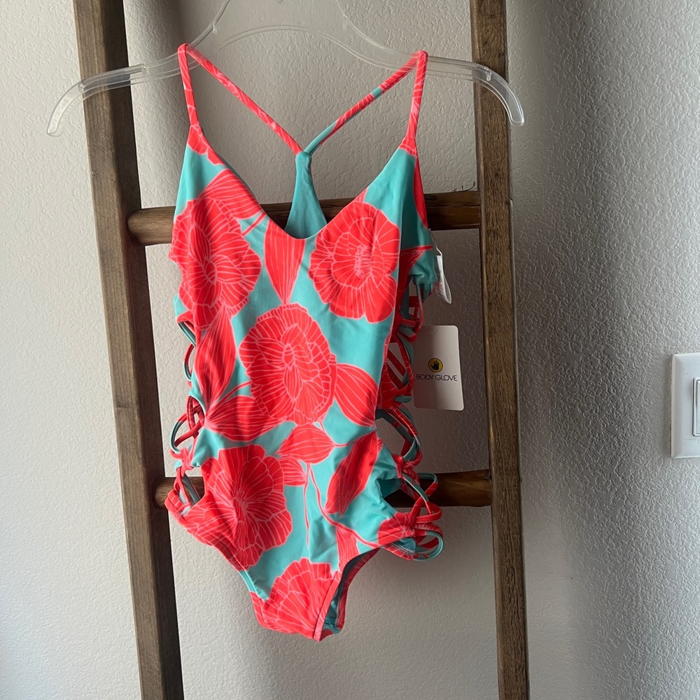 NWT - BODY GLOVE CRISSY ONE-PIECE SWIMSUIT XS